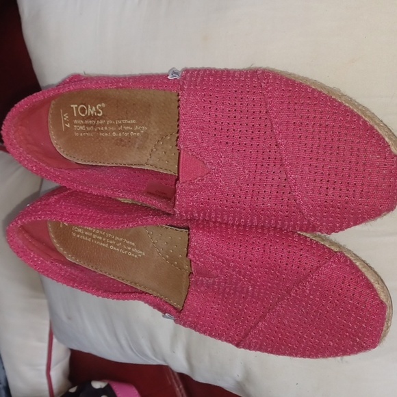 Toms Perforated Espadrille Pink Canvas Slip Ons, 7W - Picture 1 of 6